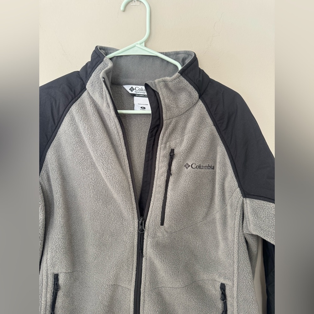 Columbia Full-Zip Fleece Jacket – Gray/Black (Women’s XL) - Picture 3 of 6